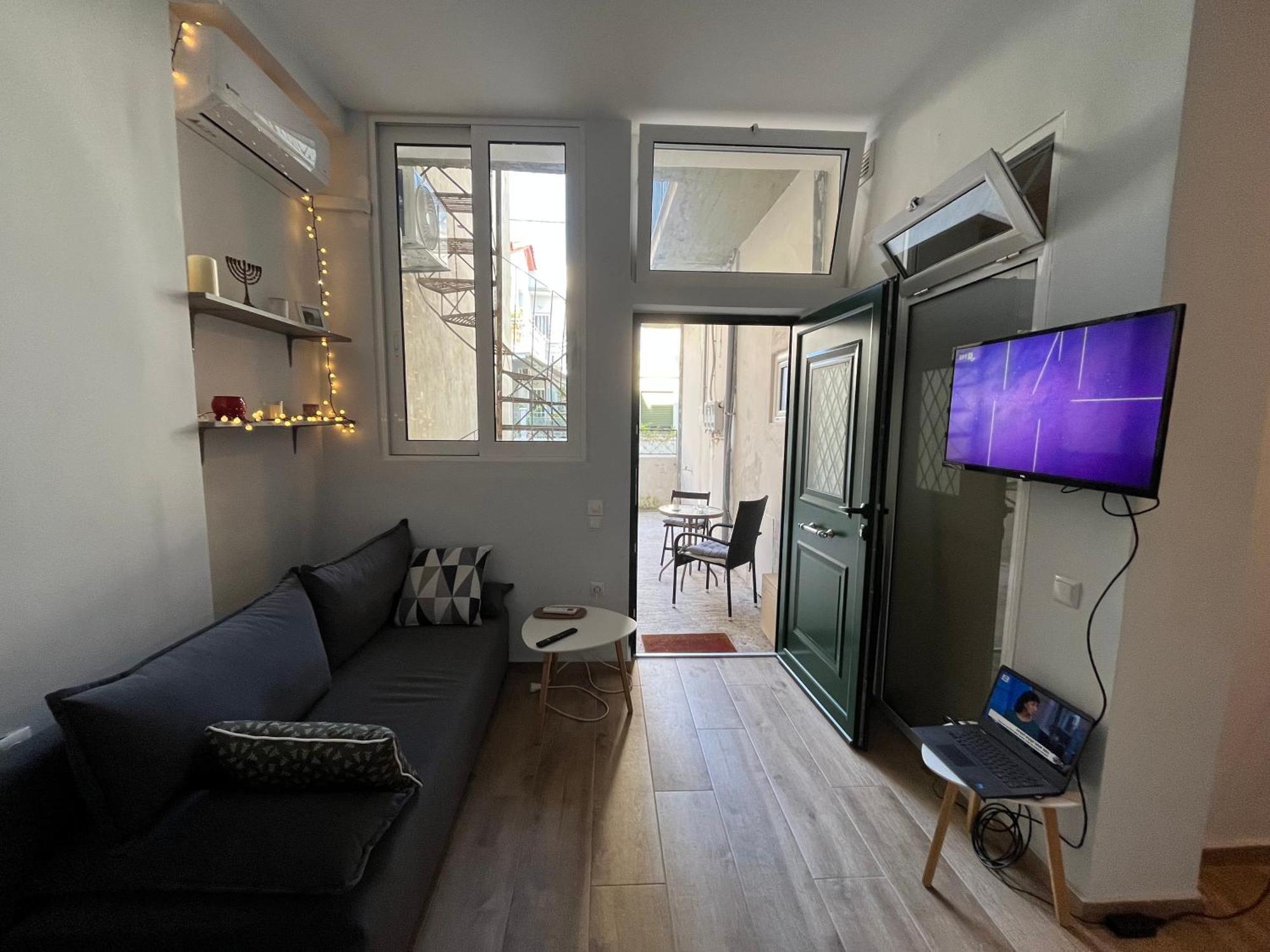 Noa - Designed Garden Studio In The City Center Каламата Экстерьер фото